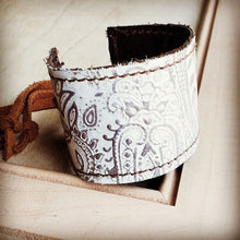 Load image into Gallery viewer, White Oyster Leather Cuff