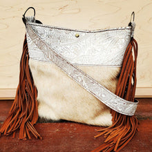 Load image into Gallery viewer, Tejas Bucket Handbag With Oyster Paisley Accent