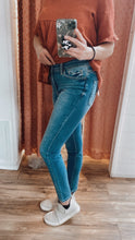 Load image into Gallery viewer, Skinny mid rise jeans - Amber